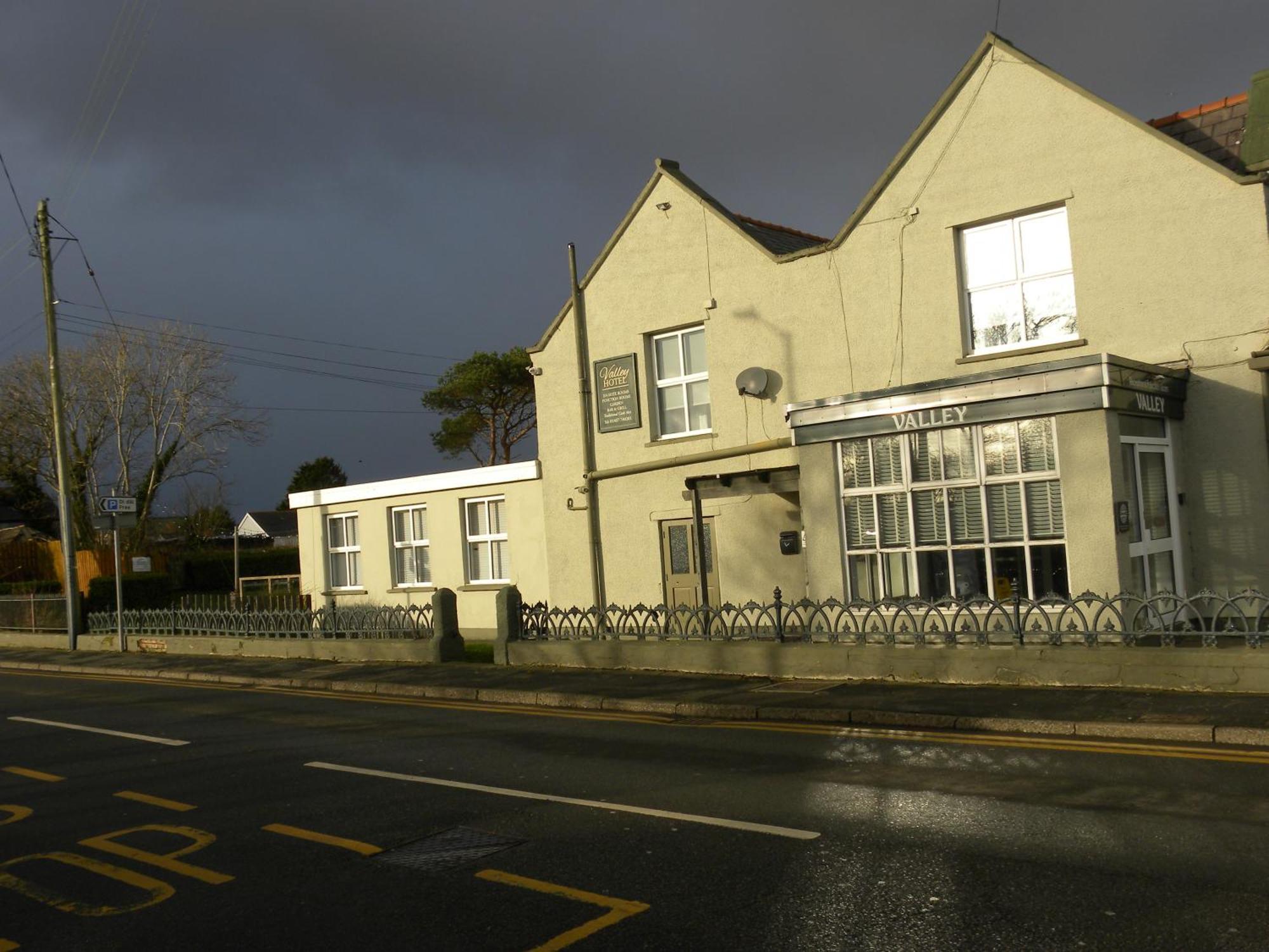 The Valley Hotel, Anglesey ภายนอก รูปภาพ
