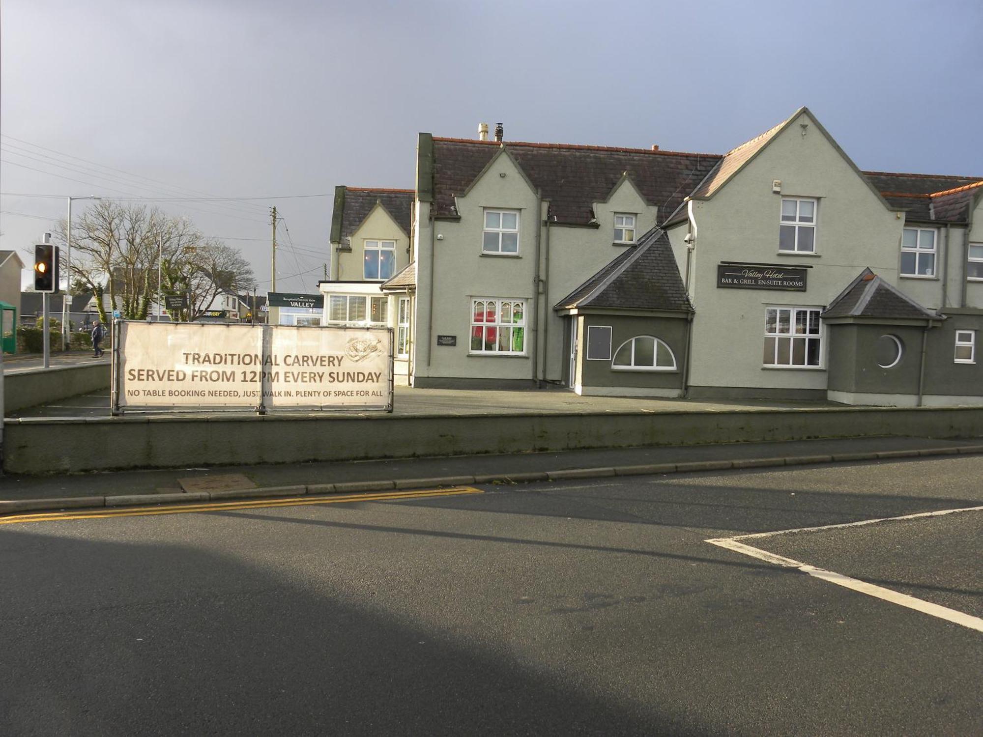 The Valley Hotel, Anglesey ภายนอก รูปภาพ